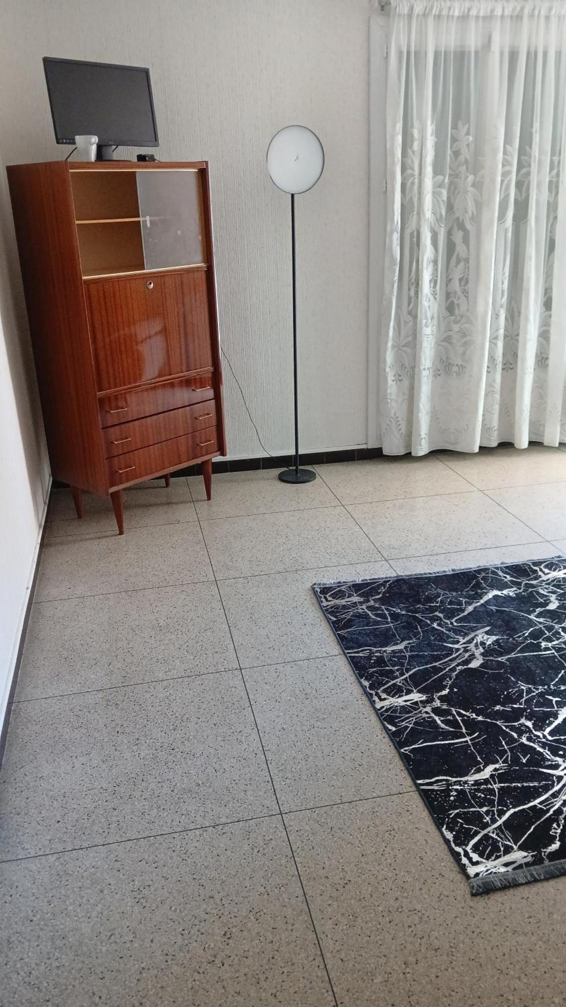 Chambre Avec Balcon Dans Une La Belle De Mai